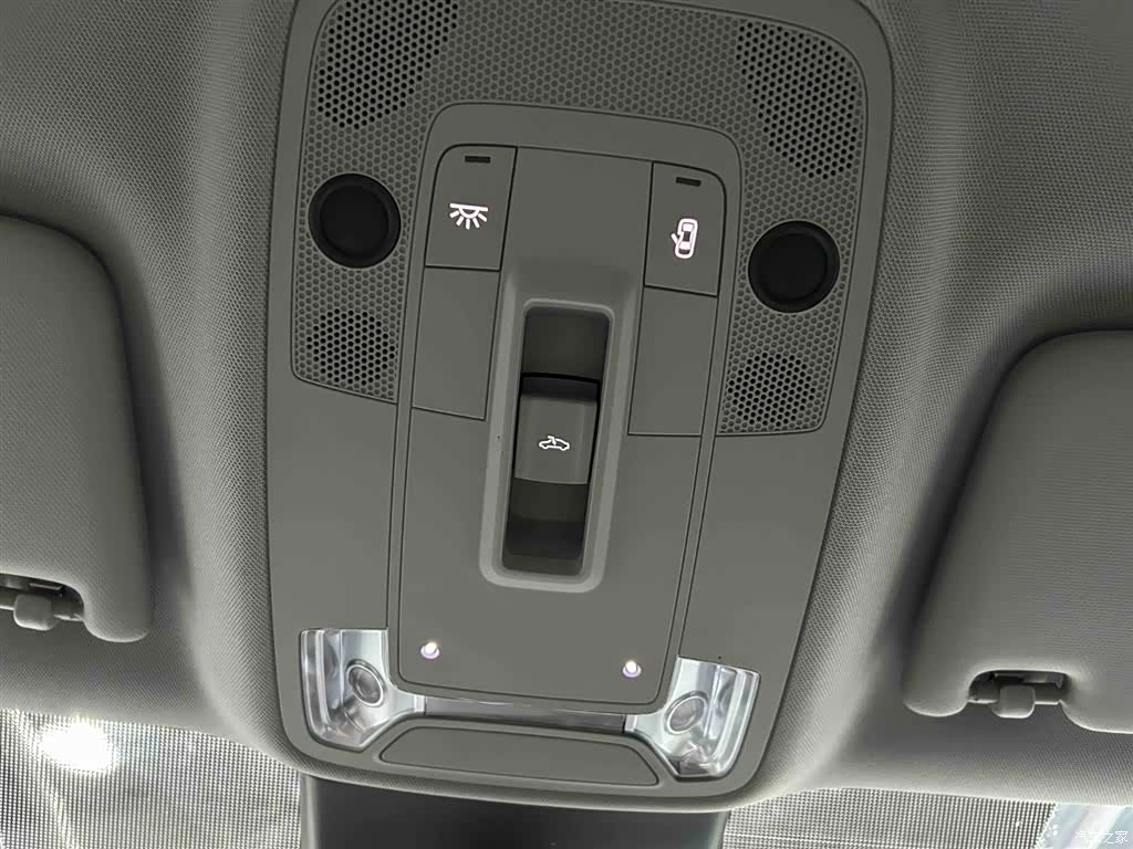 Audi Q2L, 2022 8