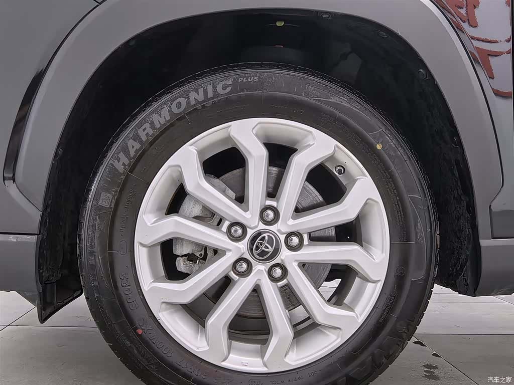 Toyota Frontlander, 2024 17
