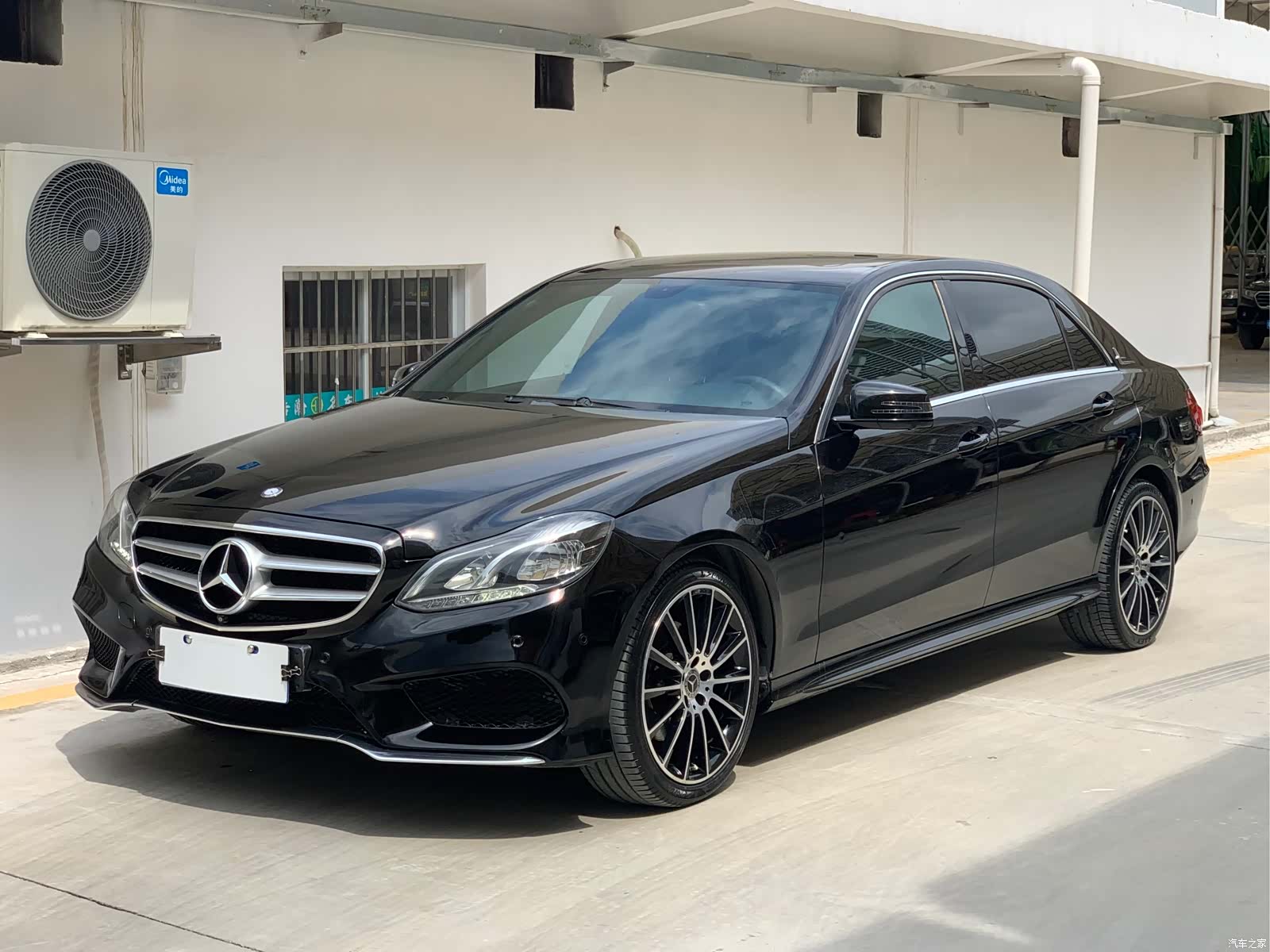 Mercedes-Benz E-Class, 2014 1