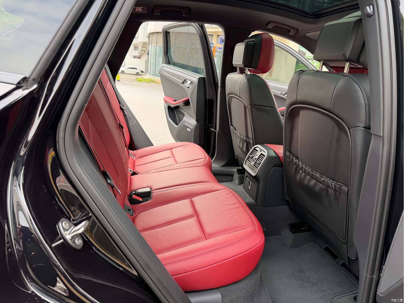 Porsche Macan, 2026 14