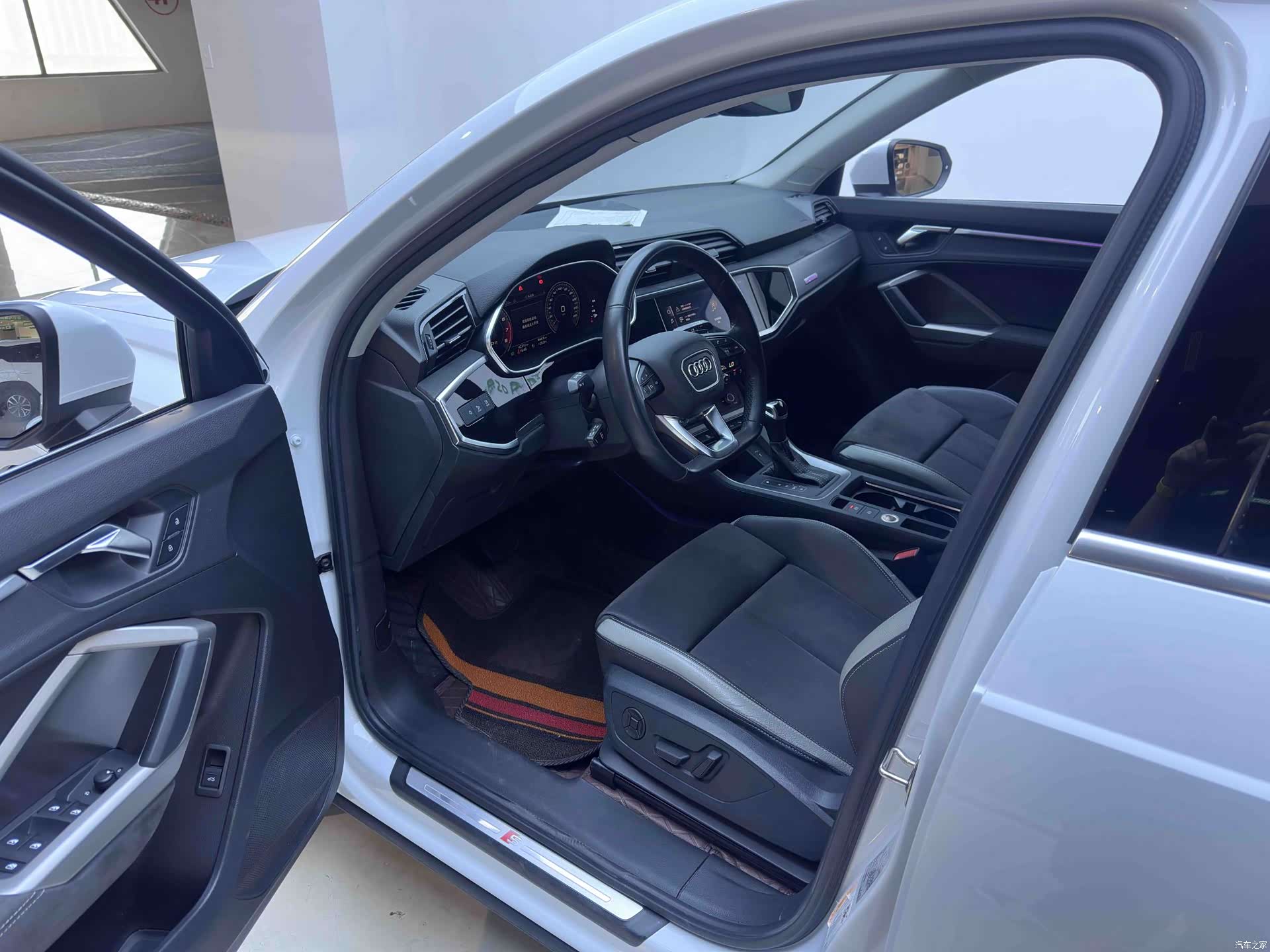 Audi Q3, 2022 8