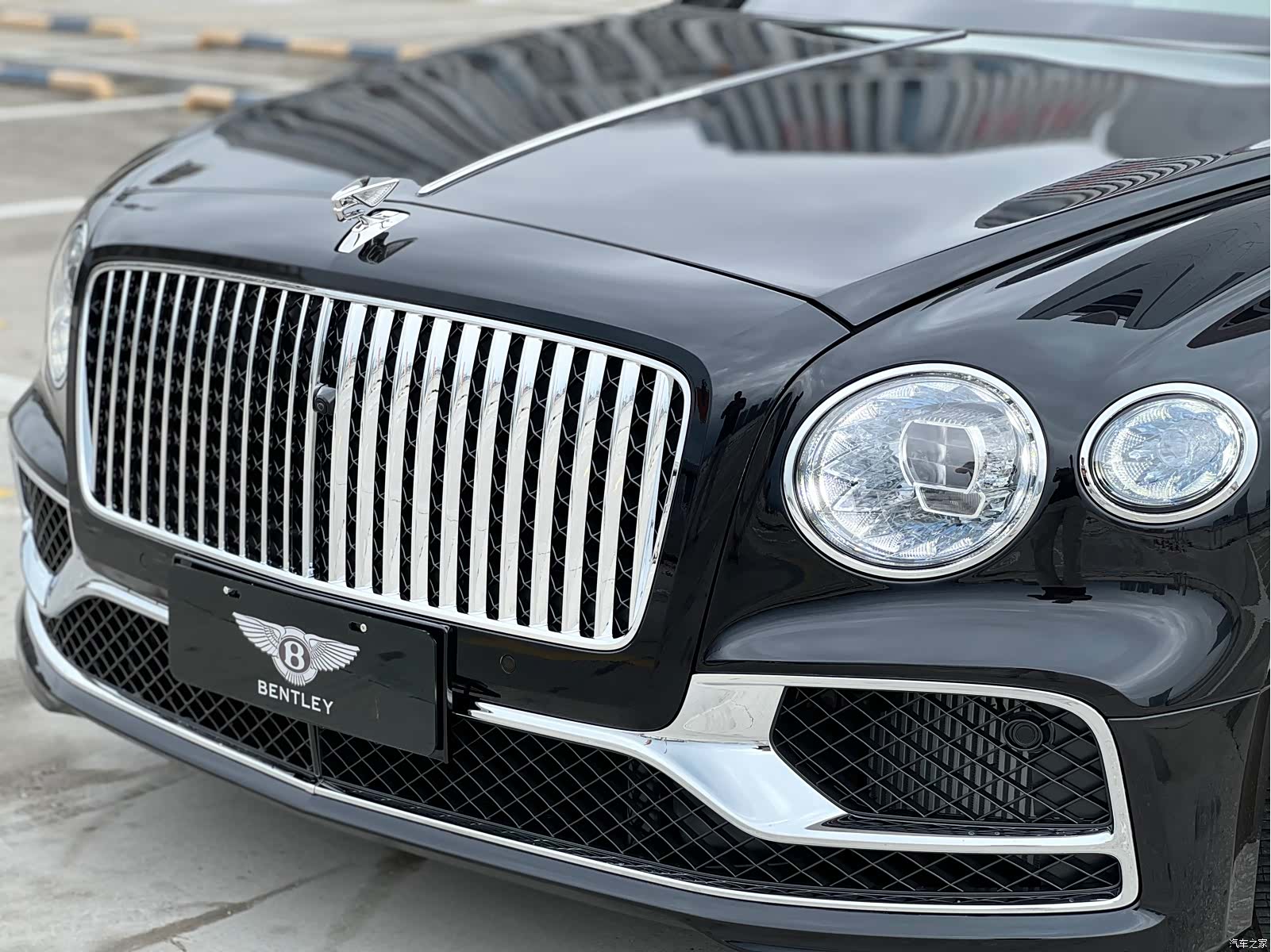 Bentley Flying Spur, 2025 14