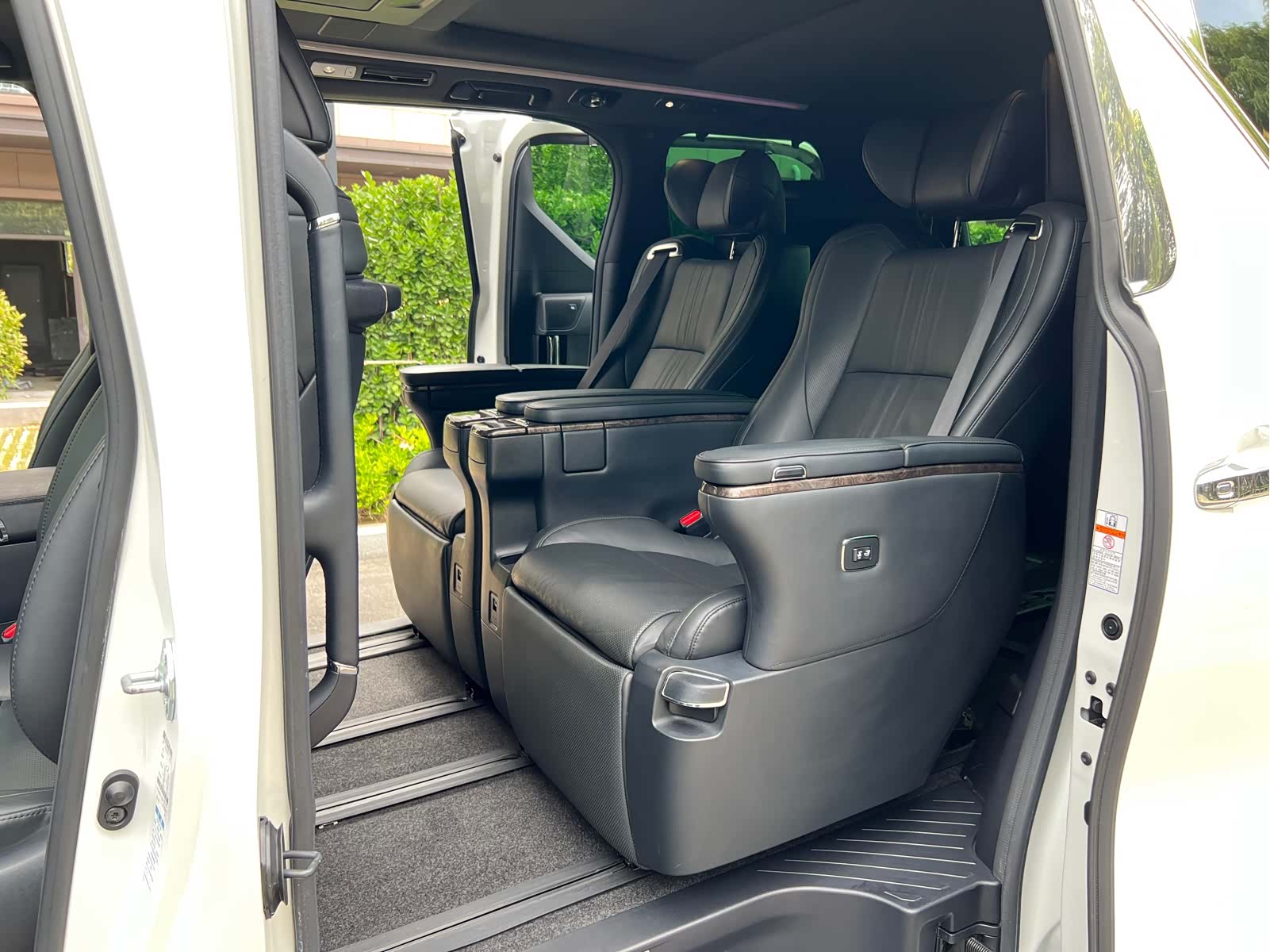 Toyota Vellfire, 2021 6