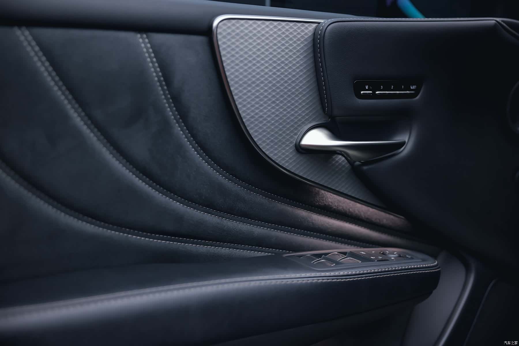 Lexus LS, 2018 23