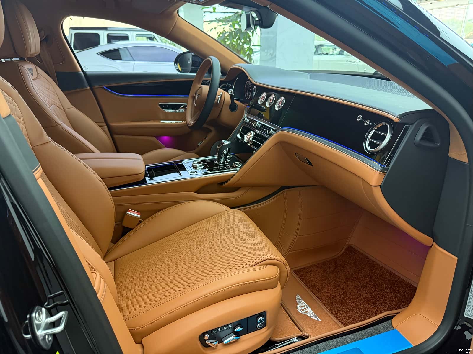 Bentley Flying Spur, 2025 10