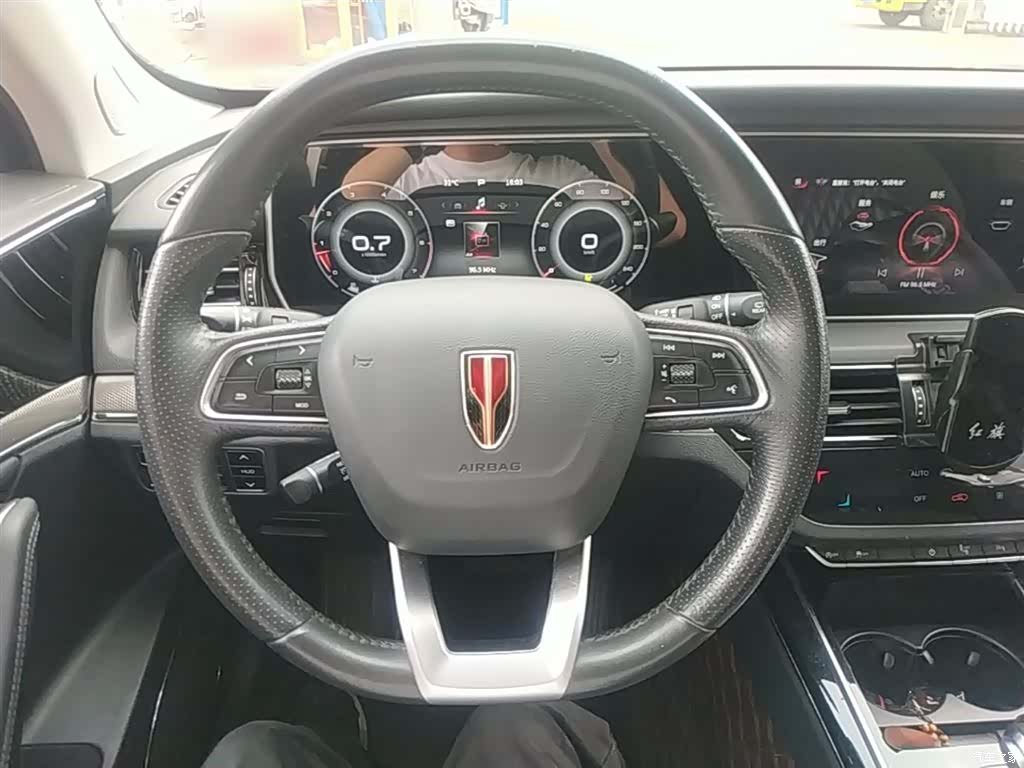 Hongqi HS5, 2022 11