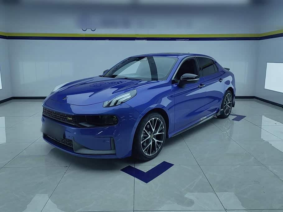 Lynk & Co 03