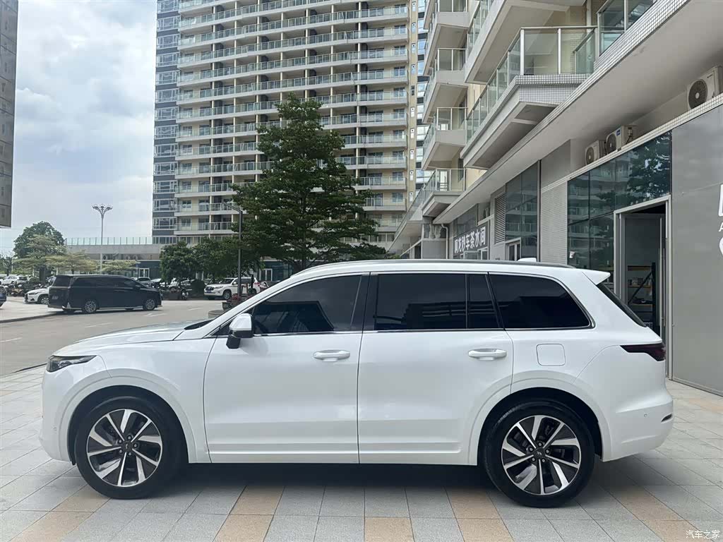 Li Auto ONE, 2023 3