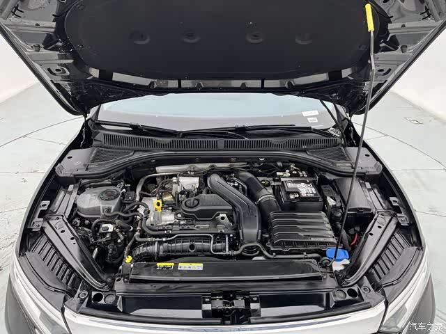 Volkswagen Sagitar, 2025 14