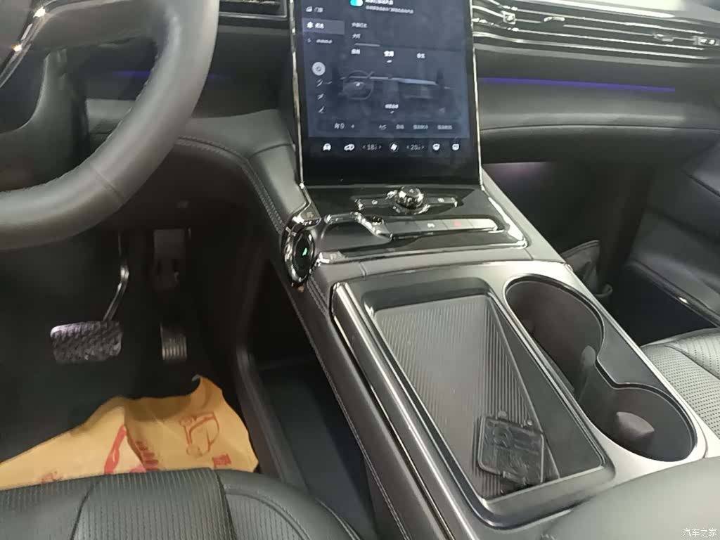 NIO ES8, 2022 14