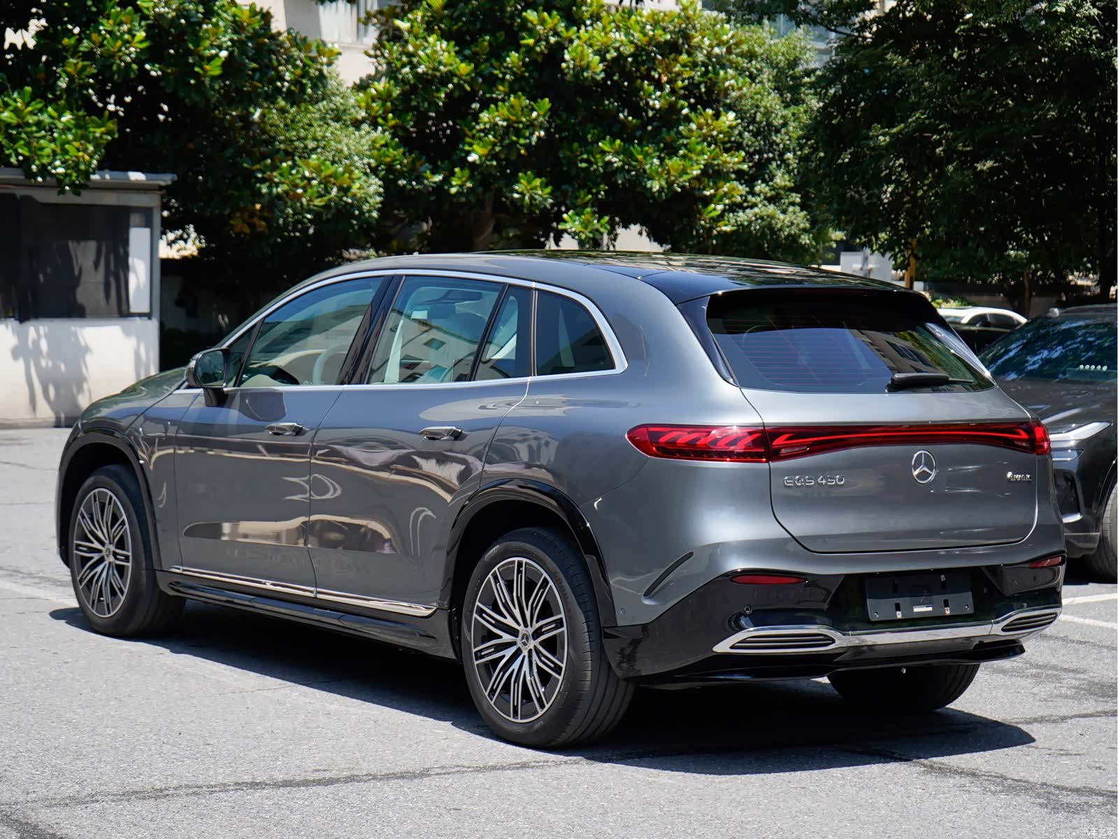 Mercedes-Benz EQS, 2023 4