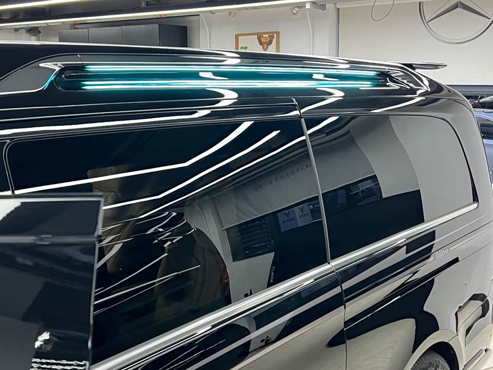 Mercedes-Benz V-class