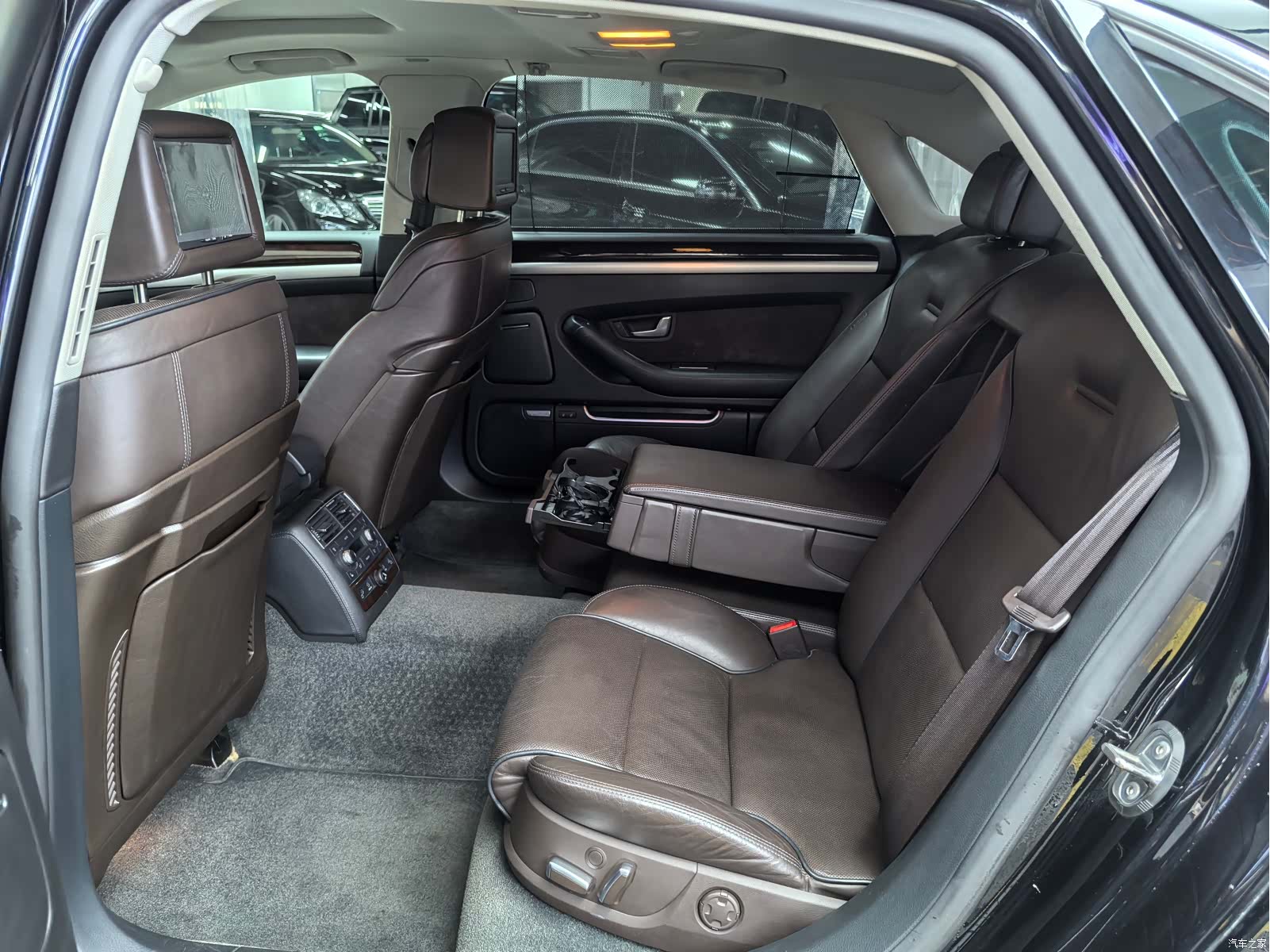 Audi A8L, 2010 11
