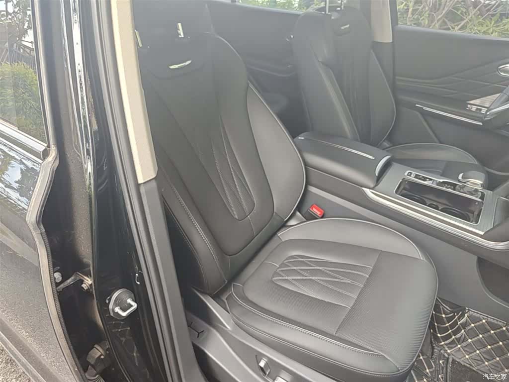 Hongqi HS7, 2024 25