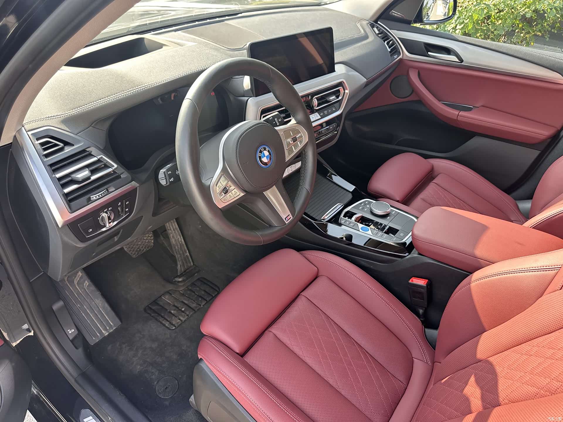 BMW iX3, 2025 7