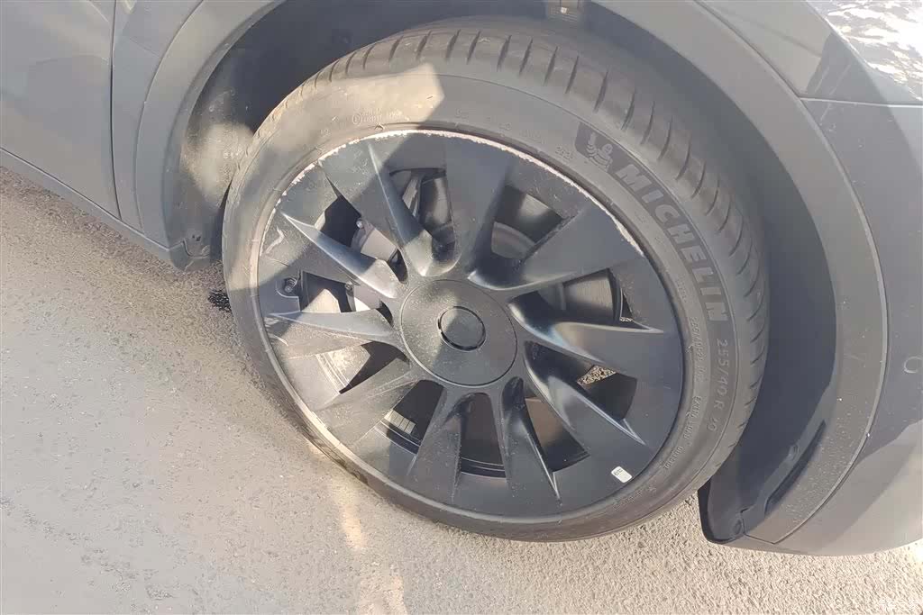 Tesla Model Y, 2023 6