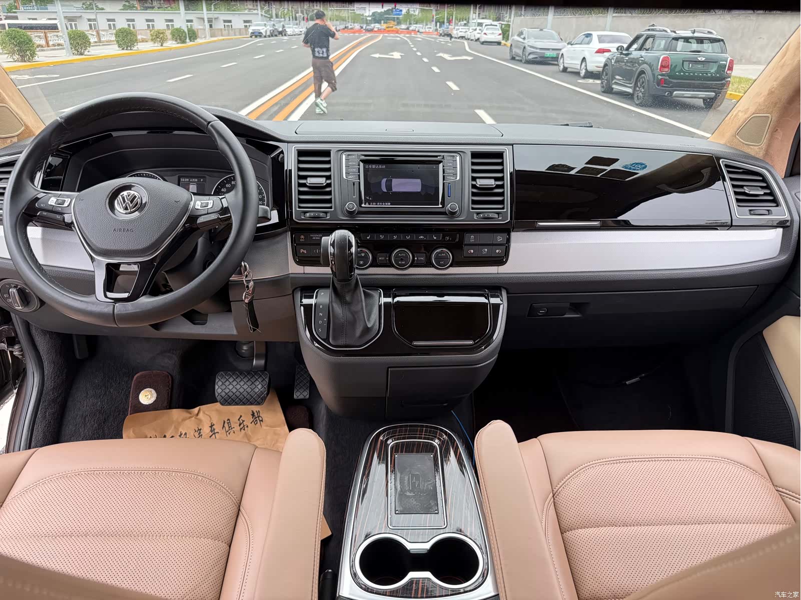 Volkswagen 7, 2016 12