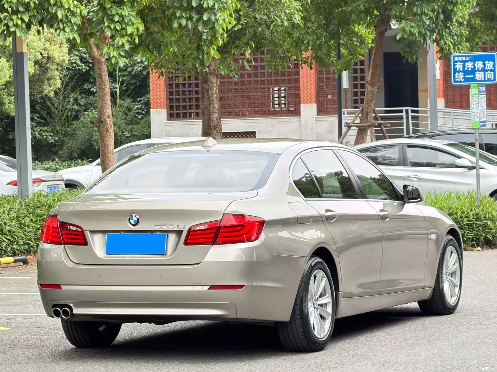 BMW 5 Series, 2010 все фото