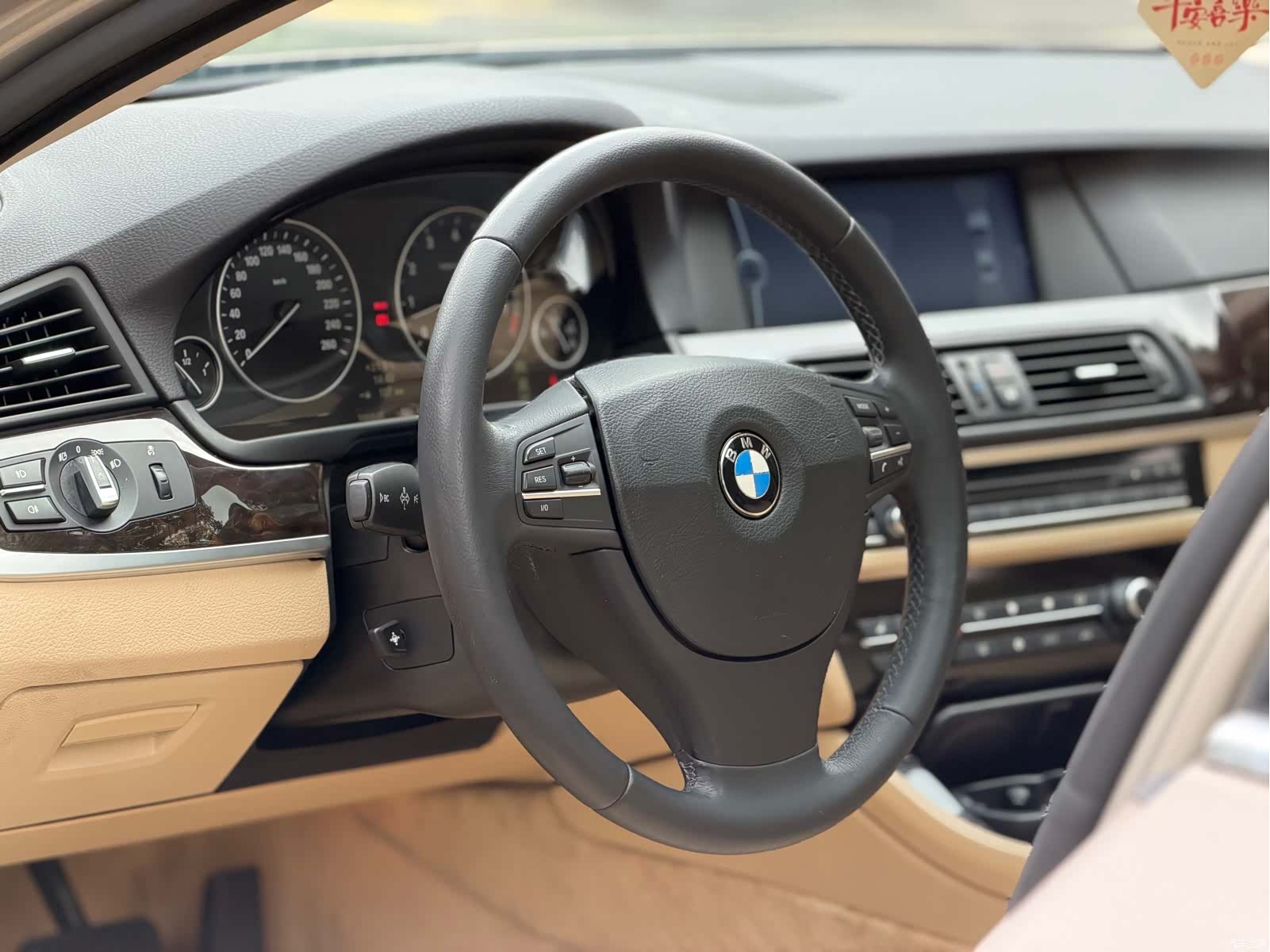BMW 5 Series, 2010 8