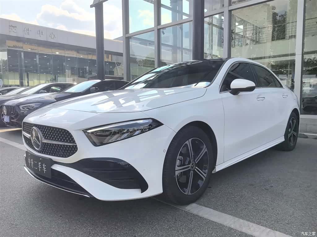 Mercedes-Benz A-Class, 2024 1
