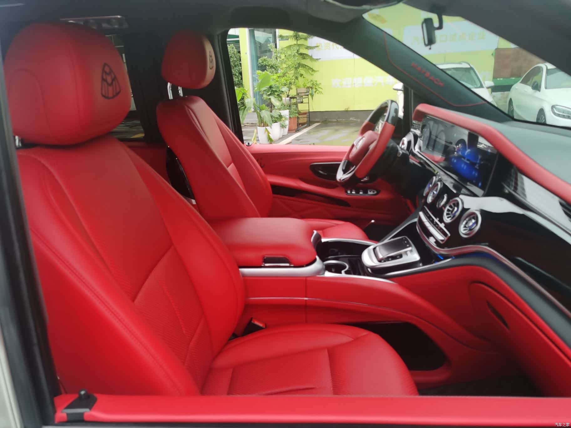 Mercedes-Benz 7, 2024 все фото