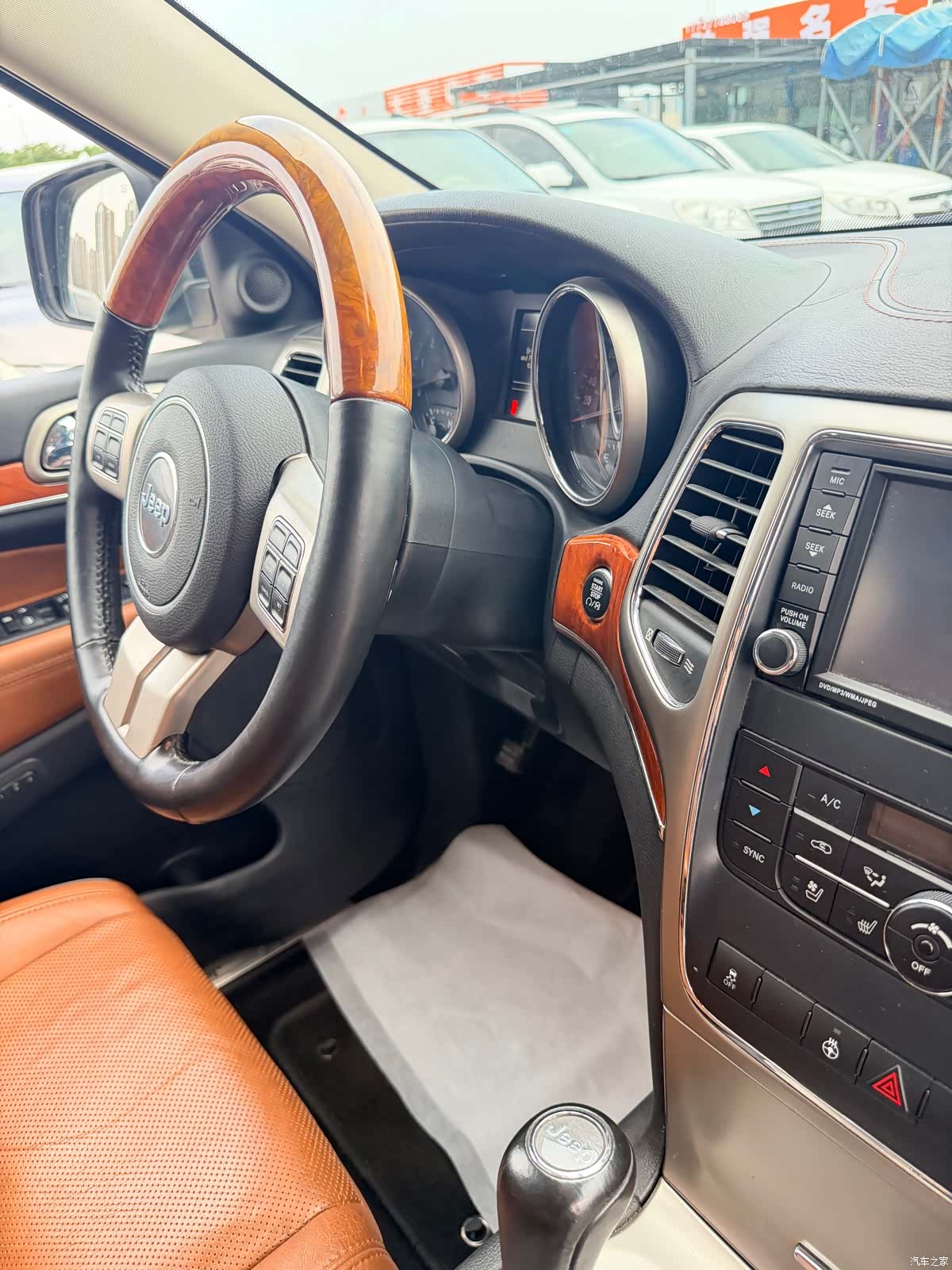 Jeep Grand Cherokee, 2012 19