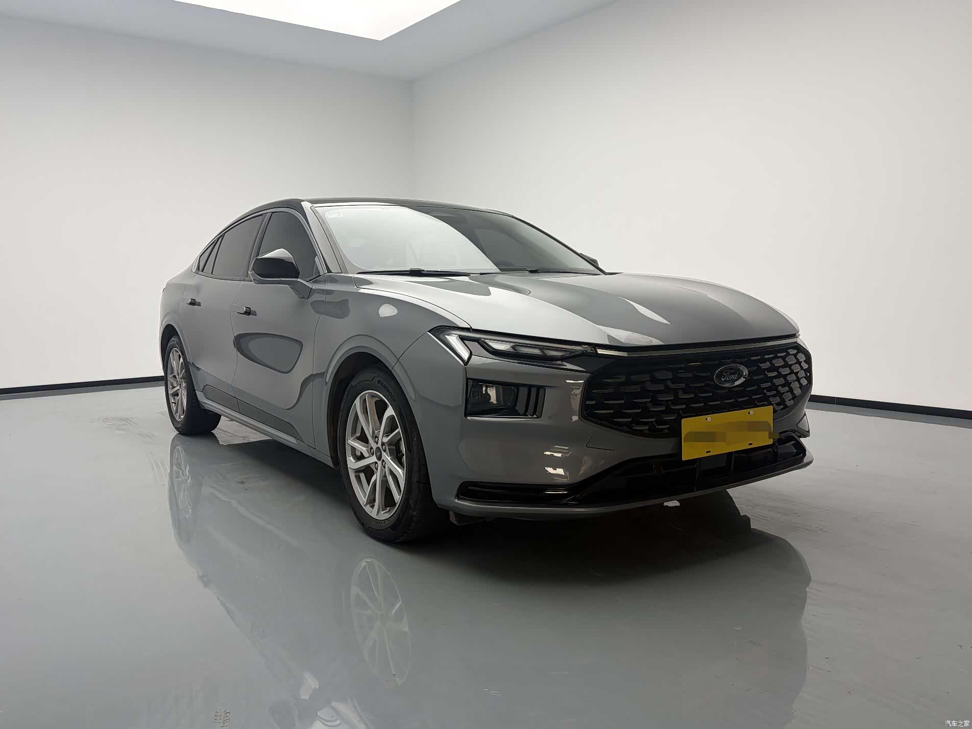 Ford Mondeo, 2022 3