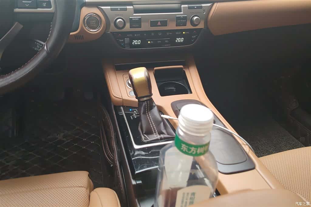 Lexus ES, 2017 16