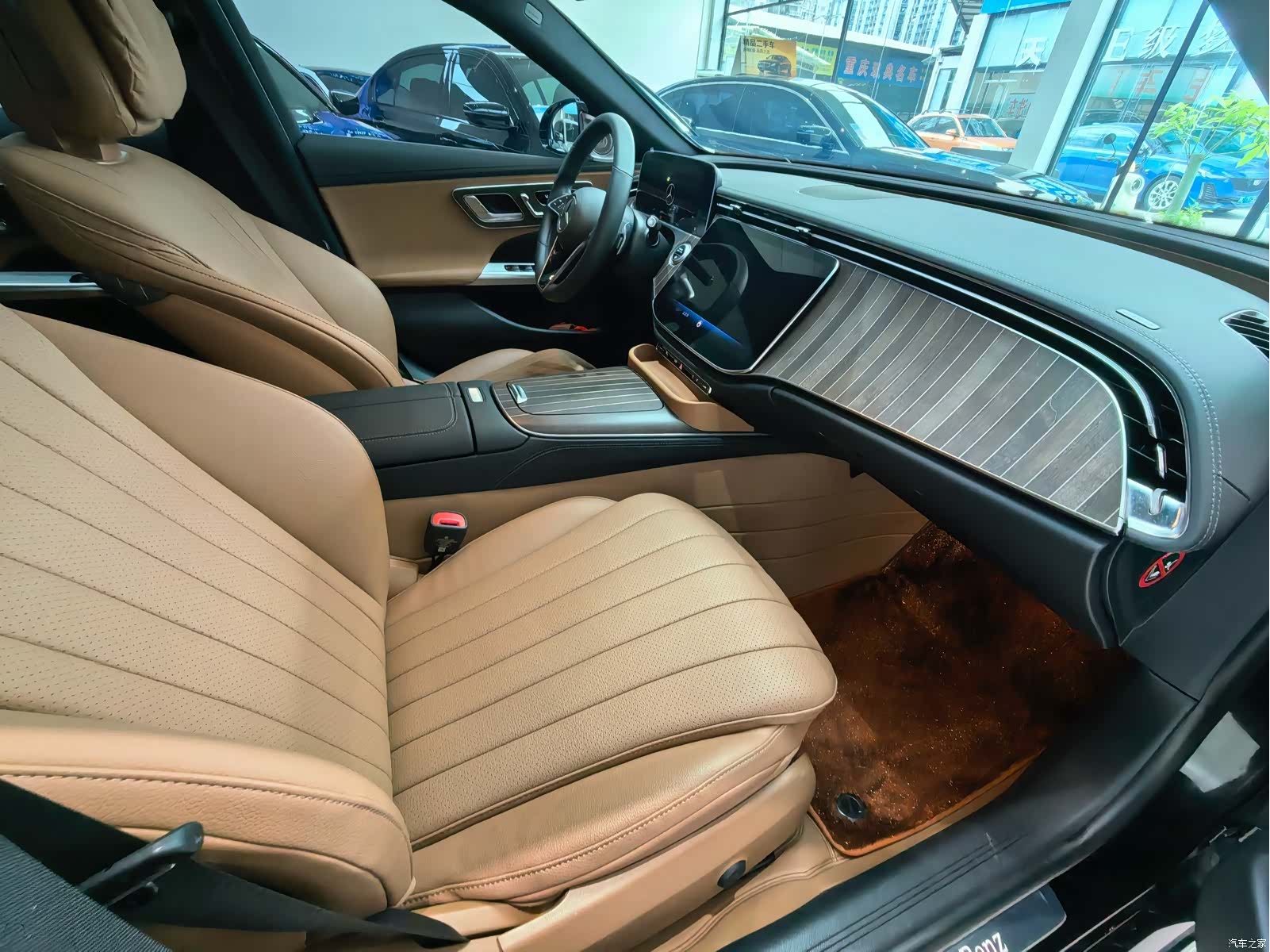 Mercedes-Benz E-Class, 2025 10