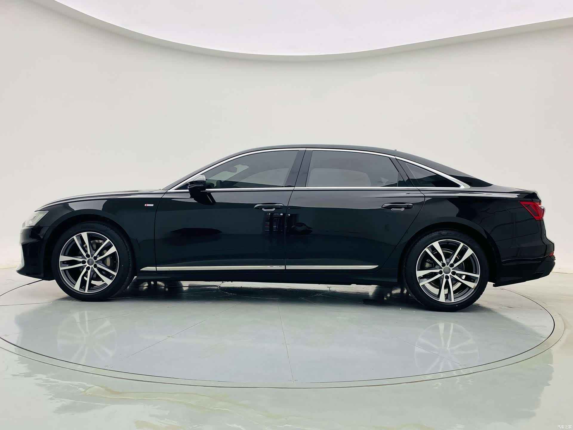 Audi A6L, 2019 4