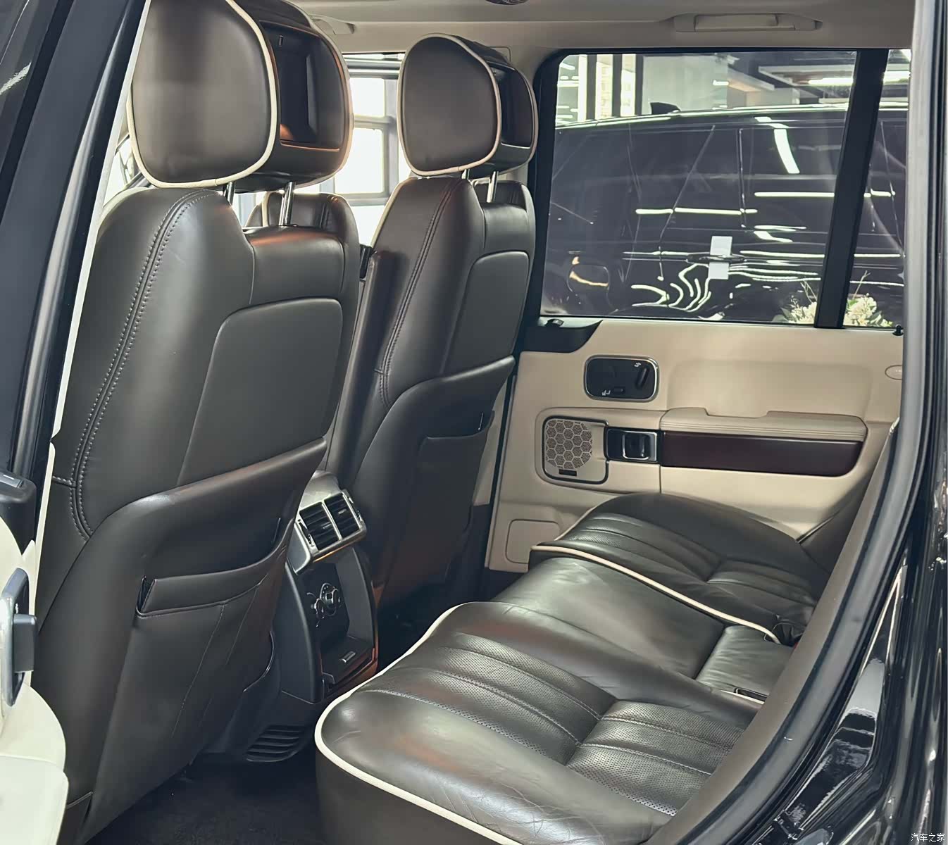 Land Rover Range Rover, 2011 8