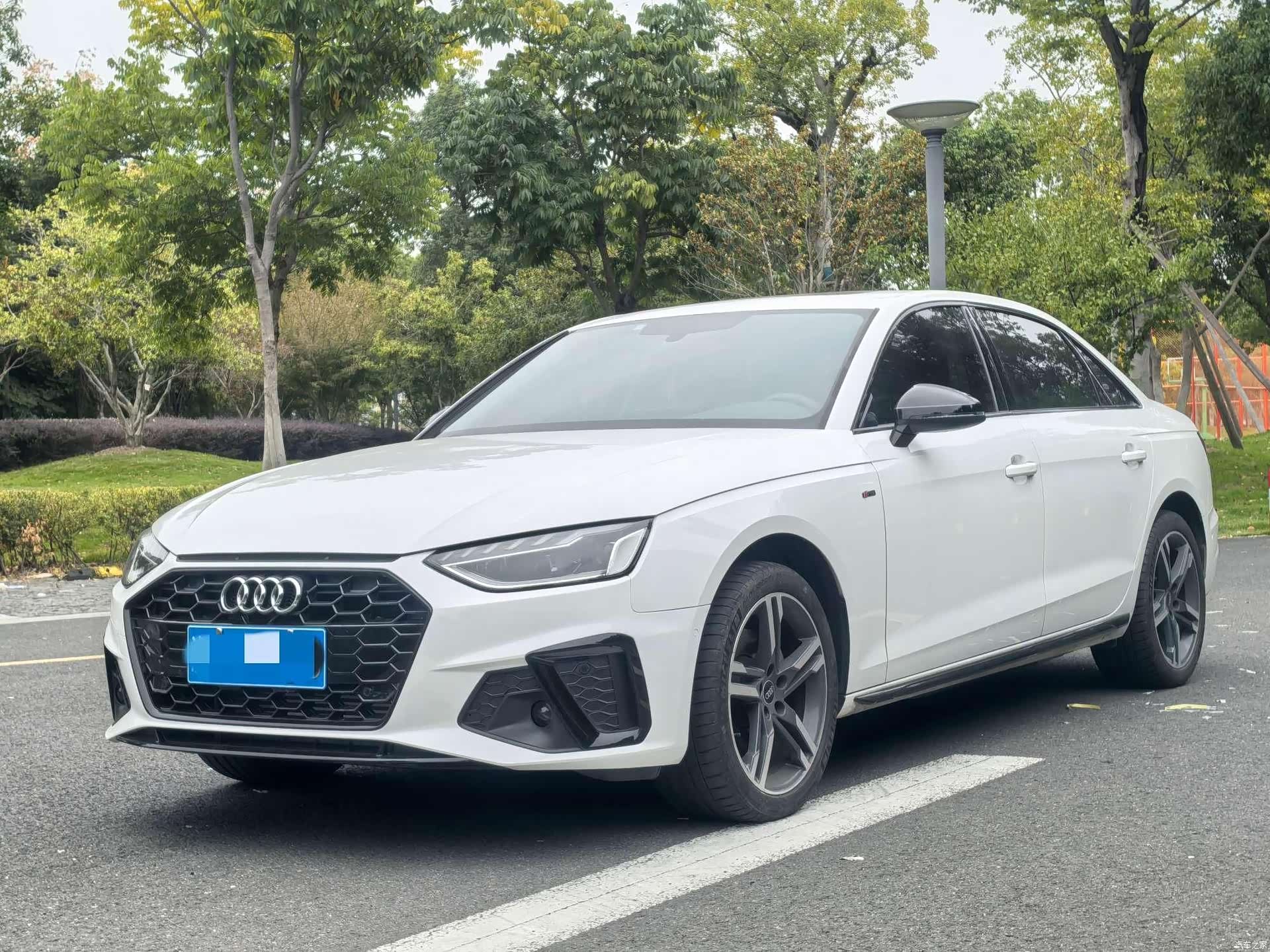 Audi A4L, 2023 1