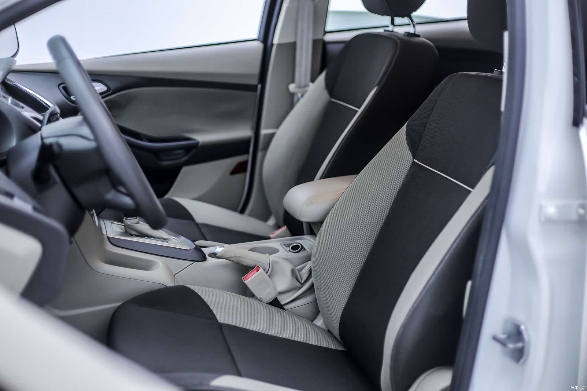 Ford Focus, 2015 19