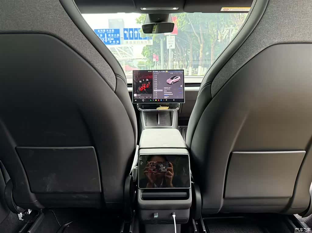 Tesla Model Y, 2025 13