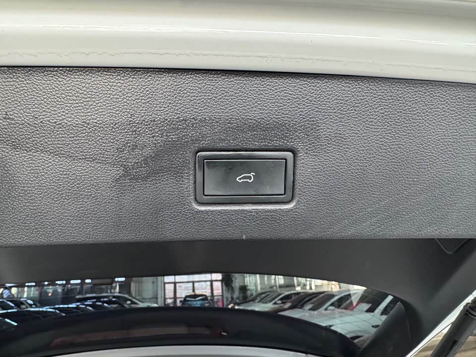 Volkswagen T-ROC exploring Songs