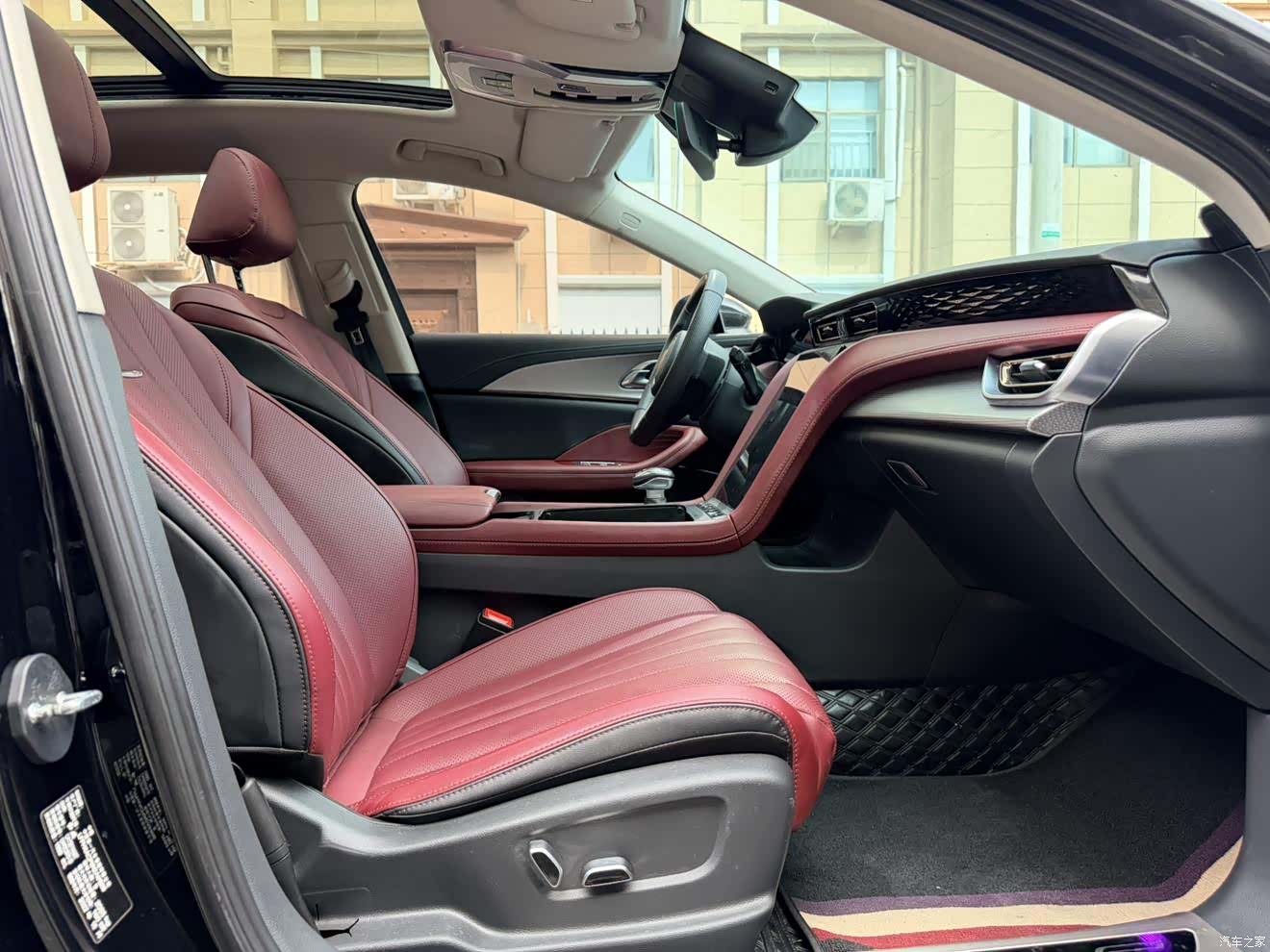 Hongqi H5, 2024 13