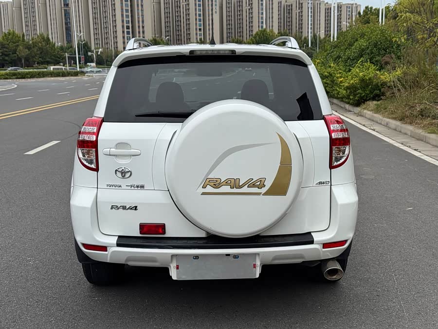 Toyota RAV4 2012, фото 5