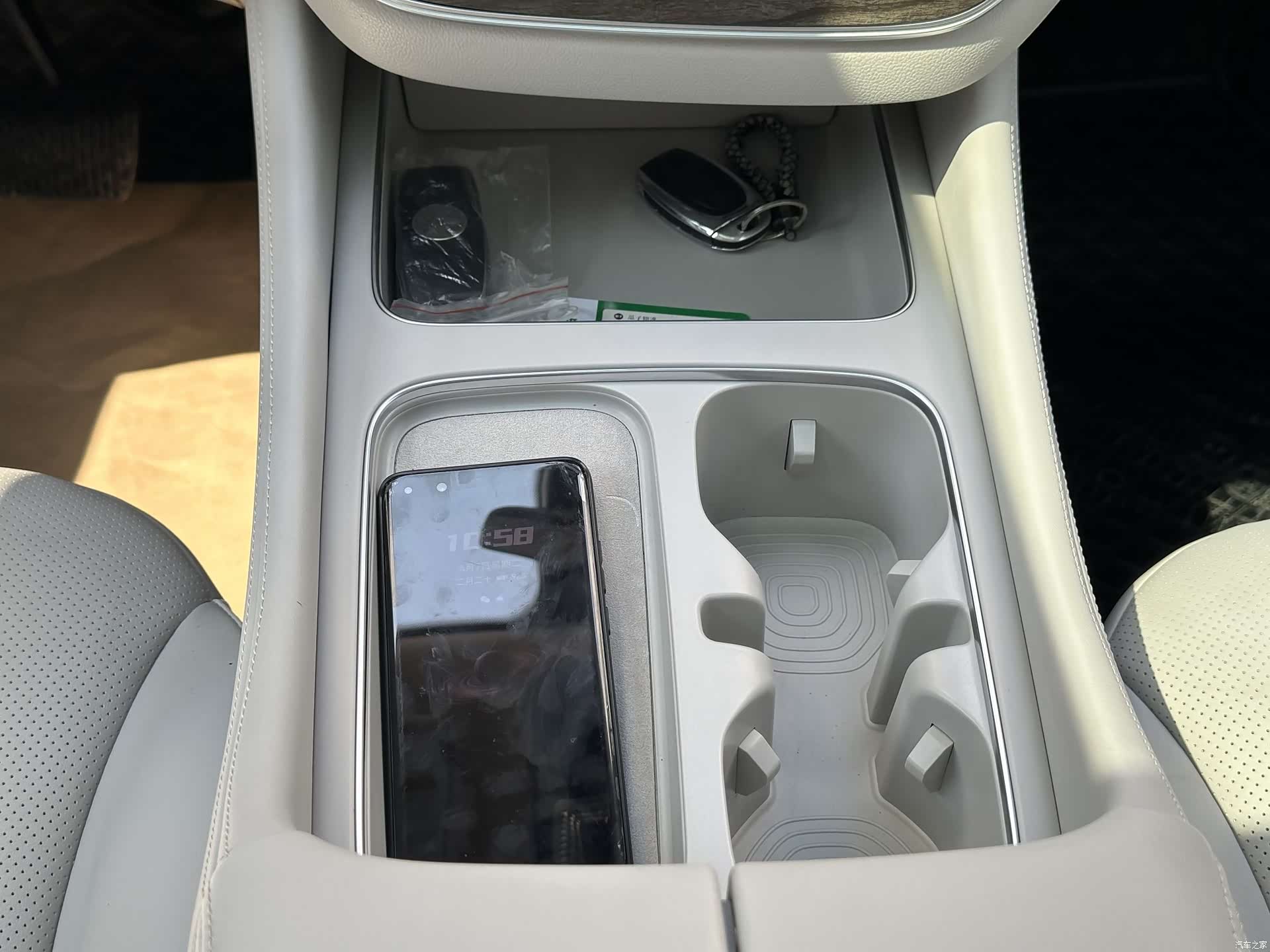 Roewe iMAX8, 2025 11
