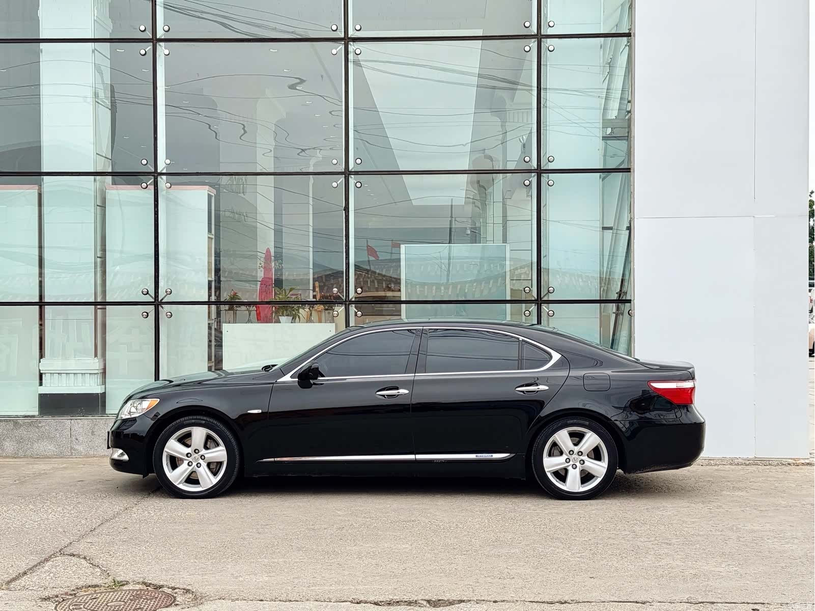 Lexus LS, 2009 8