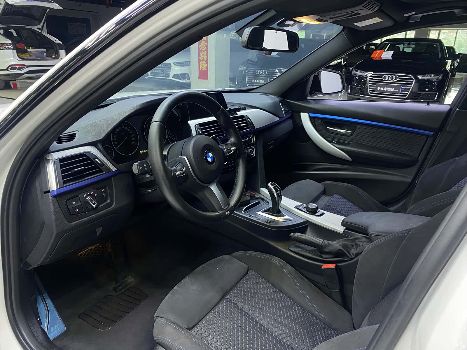 BMW 3 Series, 2018 все фото
