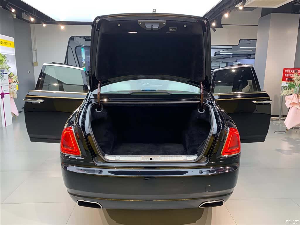 Rolls-Royce Ghost, 2012 8