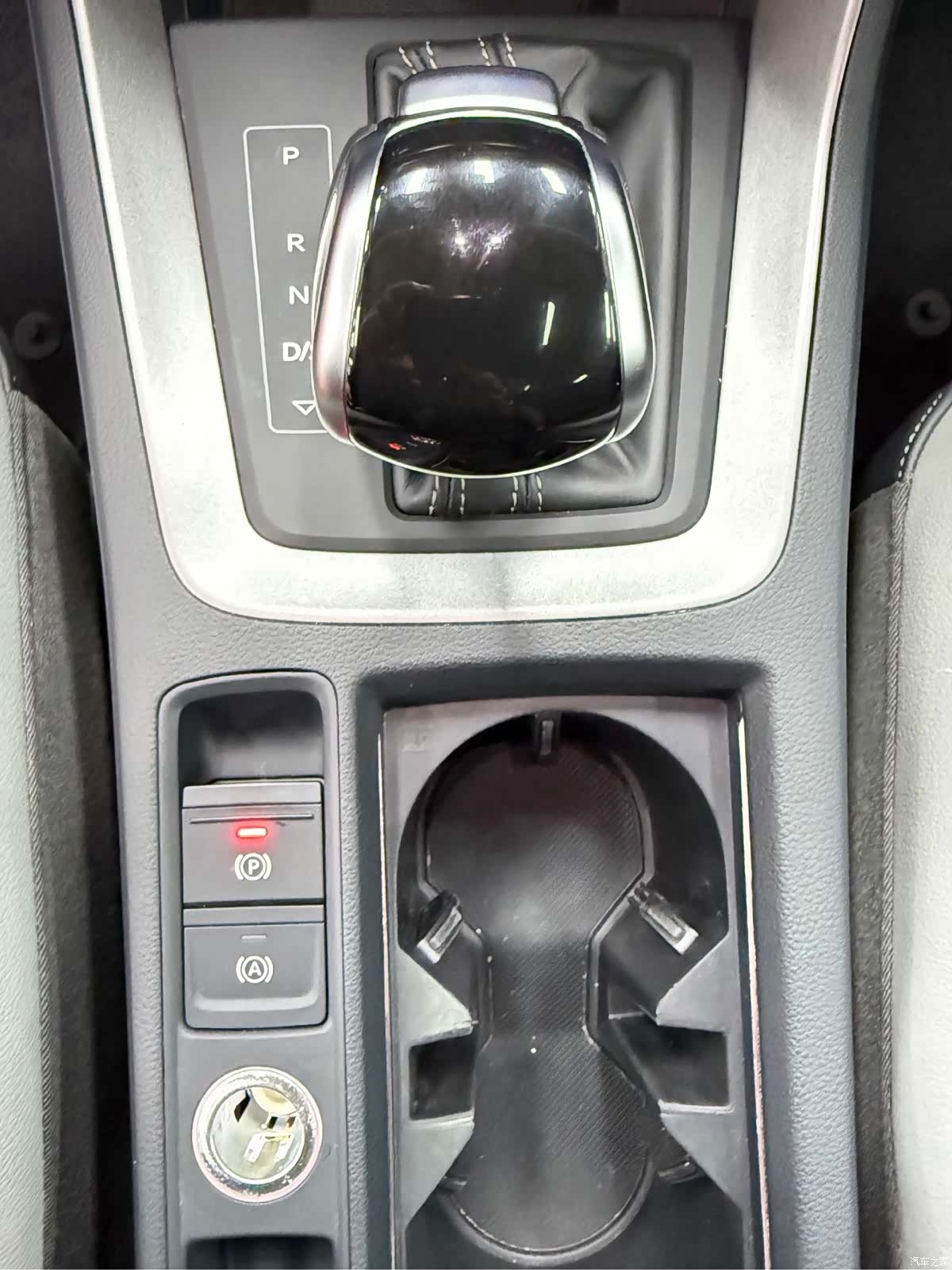Audi Q3, 2022 11