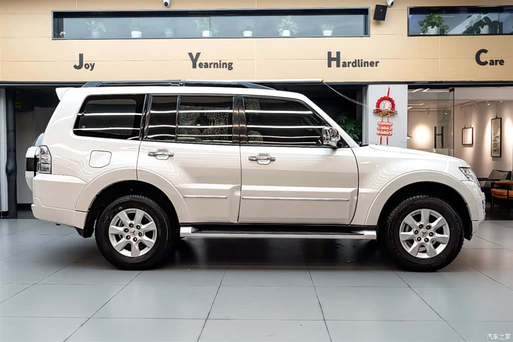 Mitsubishi Pajero, 2026 3