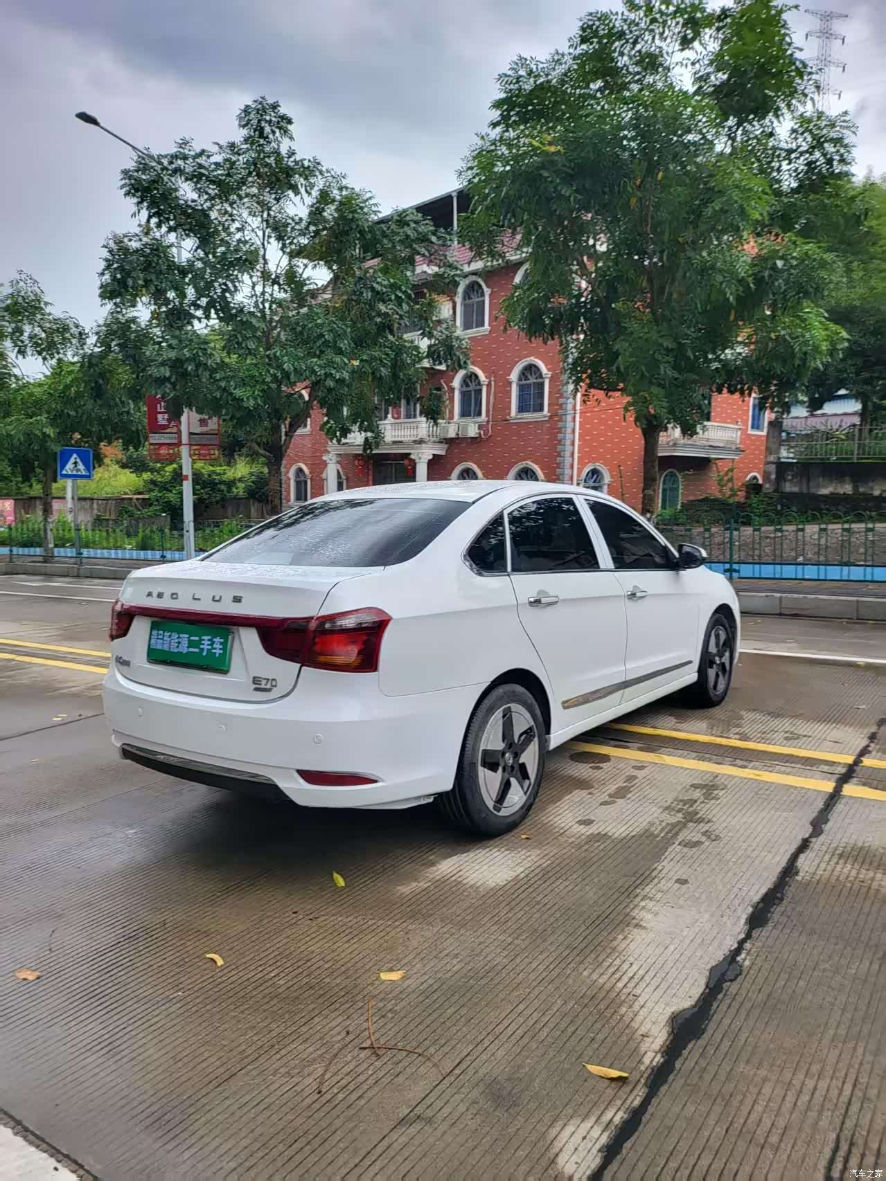 DongFeng E70, 2021 8