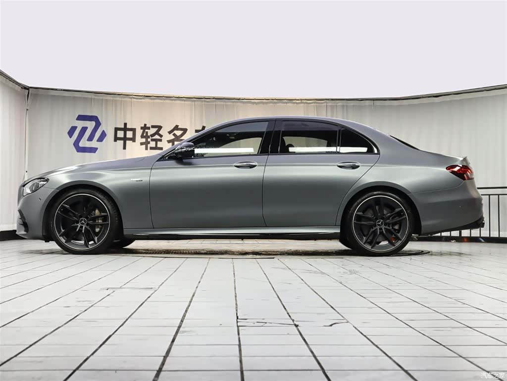 Mercedes-Benz E-Class, 2023 3