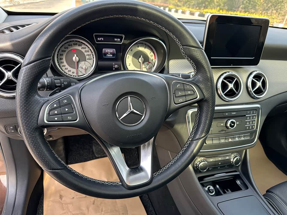 Mercedes-Benz GLA