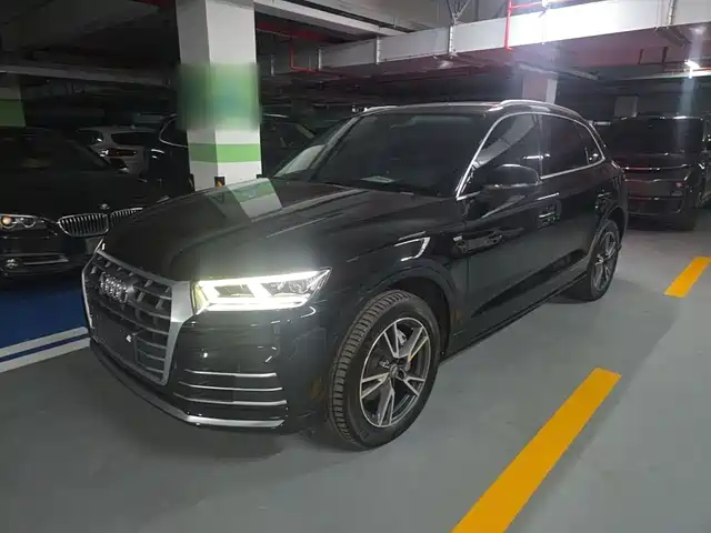 Audi Q5L 2020 — купить из Китая под заказ