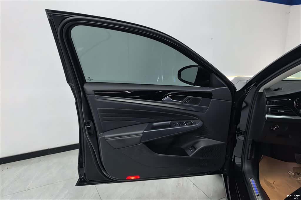 Volkswagen Passat, 2023 7