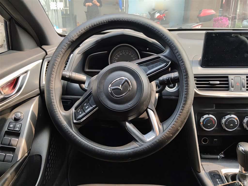 Mazda CX-4, 2018 11