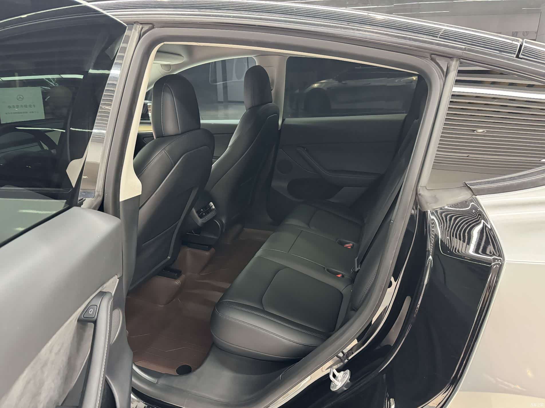 Tesla Model Y, 2022 11